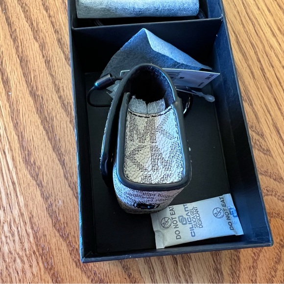 NIB Michael Kors AirPod Case in Hemp/Brown or Bright White - Picture 3 of 9